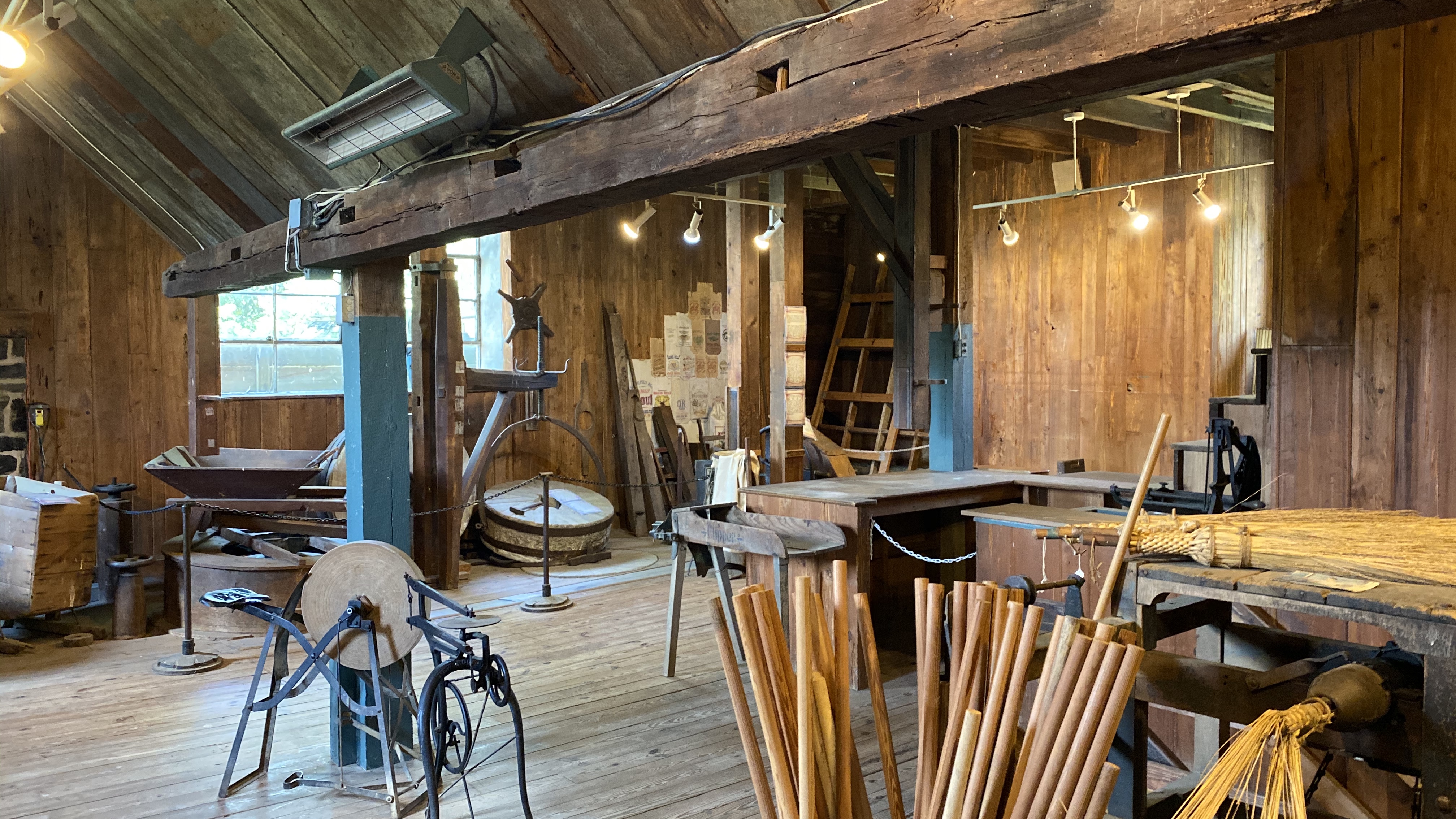 grist-mill-museum-tours-grain-oat-rice-barley-historic